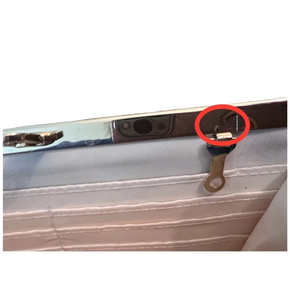 Gold Mesh Evening Bag Clutch with Detachable  Shoulder Strap - Picture 12 of 15